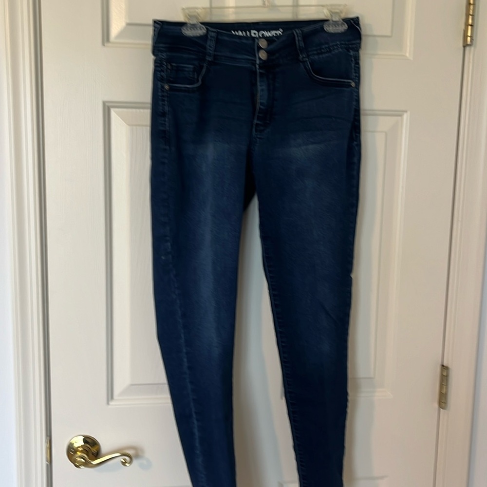 WALLFLOWER ULTRA FIT JEANS SIZE 13